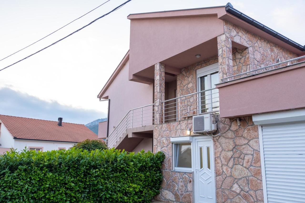 Apartments Solar Требинье Экстерьер фото
