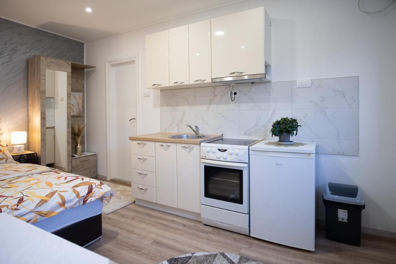 Apartments Solar Требинье Экстерьер фото